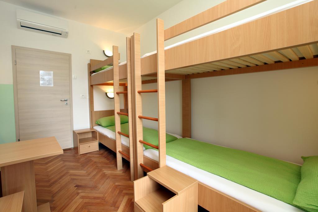 Hostel Soline Portorož Extérieur photo
